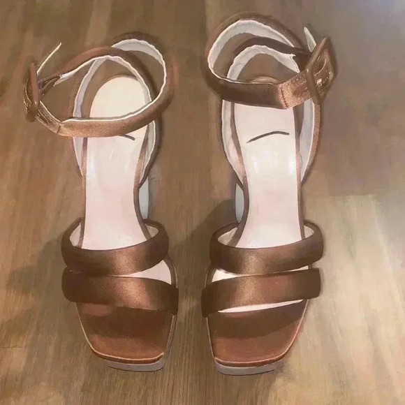 Si Rossi Satin Platform Sandal - Picture 8 of 15